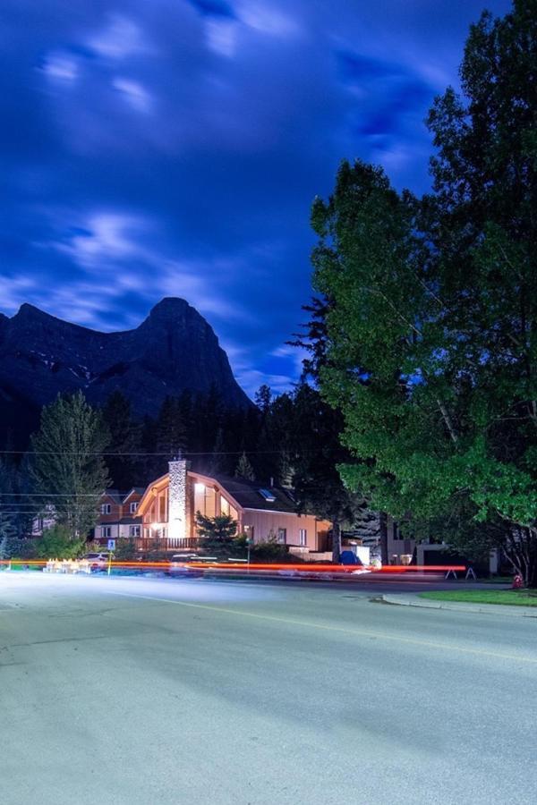 Ambleside Lodge Bed & Breakfast Canmore Exterior foto